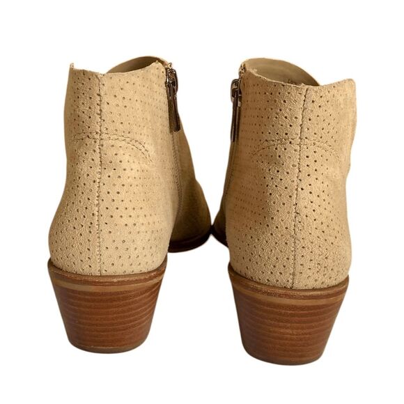 Ankle Bootie Heels Vince Camuto Arendara Suede Perforated 7.5 - Picture 7 of 10
